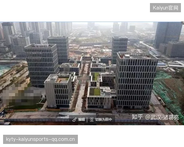 武汉三镇边路推进压制形成高频机会:从战术到商业价值的全景解读 武汉三镇边路推进压制形成高频机会:从战术到商业价值的全景解读